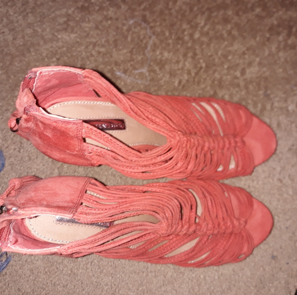 HALSTON..5inch heels size 9.5..Vibrant Orange - Picture 4 of 8